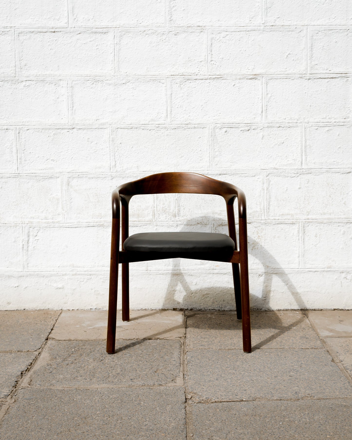 Kiti Modern Chair by  Adelphi.